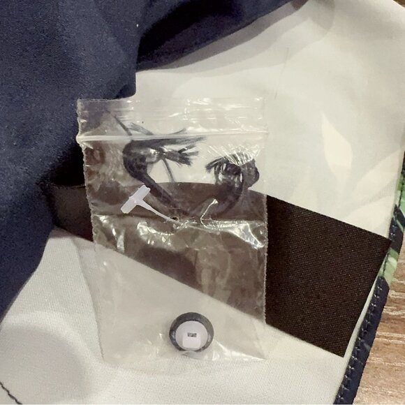 Keepsake the Label Glory Midi Dress Navy Floral Size M New with Defects - Picture 3 of 11